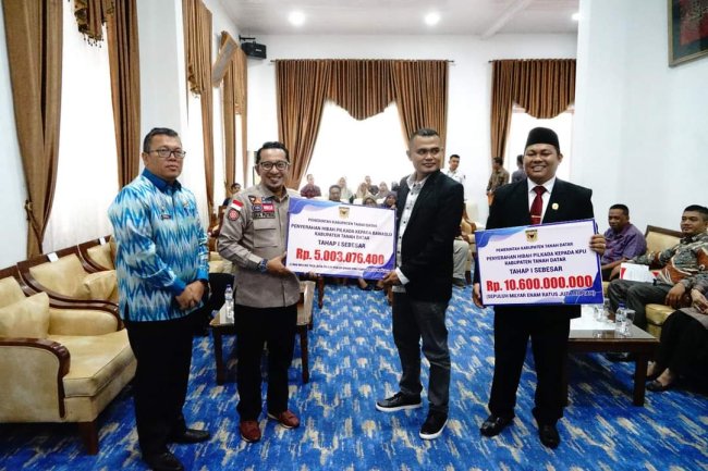 KPU Dan Bawaslu Tanah Datar Terima Dana Hibah Pilkada Serentak 2024