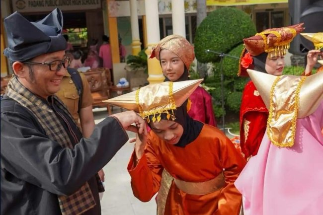 Wali Kota Padang Saksikan Mulok Keminangkabauan SMPN 8 