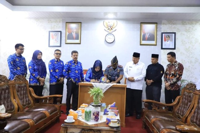 Warga Binaan Lapas Kelas II B Solok Terima KTP Elektronik 