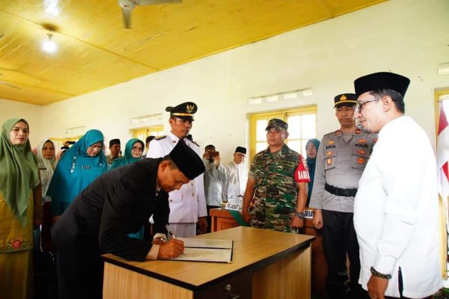 Bupati Eka Putra Hadiri Sertijab Camat Lintau Buo