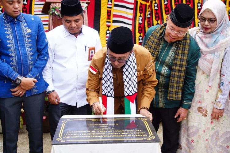 Bupati Eka Putra Letakkan Batu Pertama Pembangunan Masjid Nurul Iman
