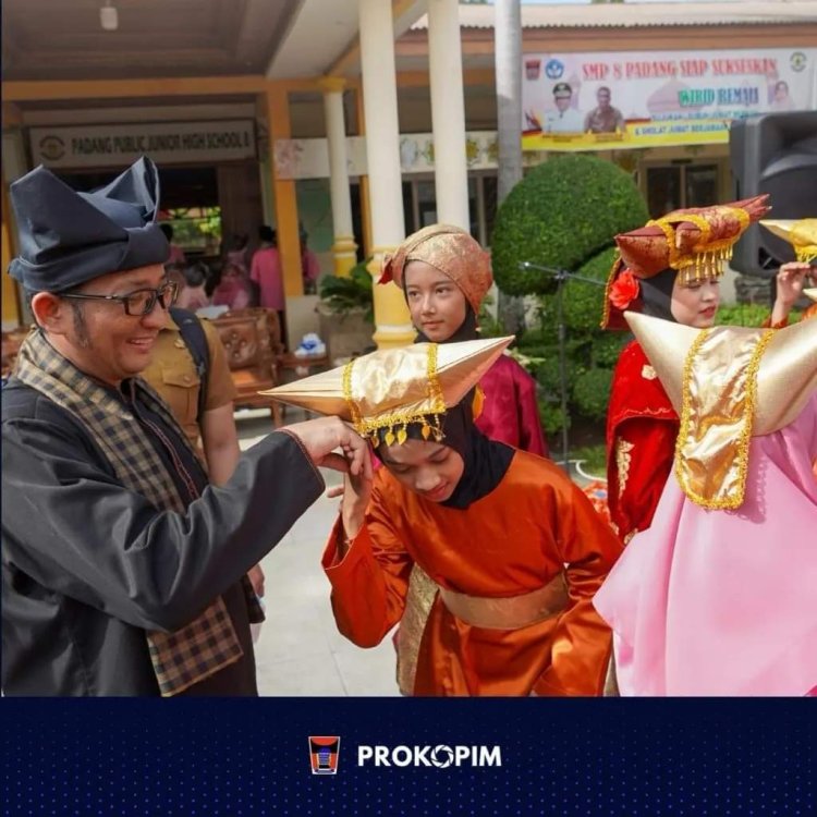 Wali Kota Padang Saksikan Mulok Keminangkabauan SMPN 8 