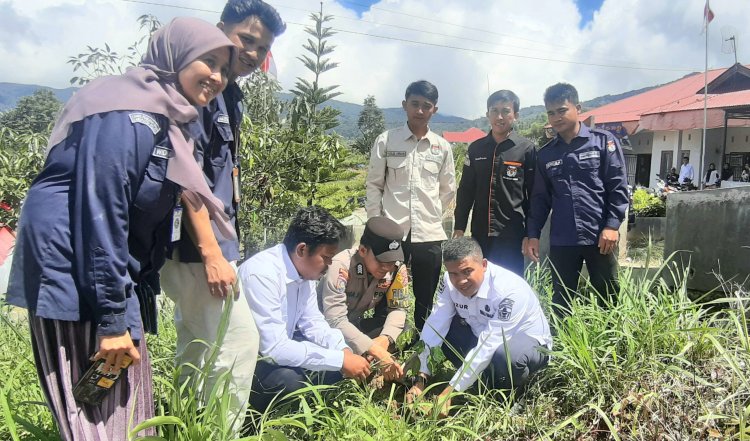 Ditandai Penanaman Pohon, 210 KPPS Nagari Talang Babungo Di Ambil Sumpahnya 