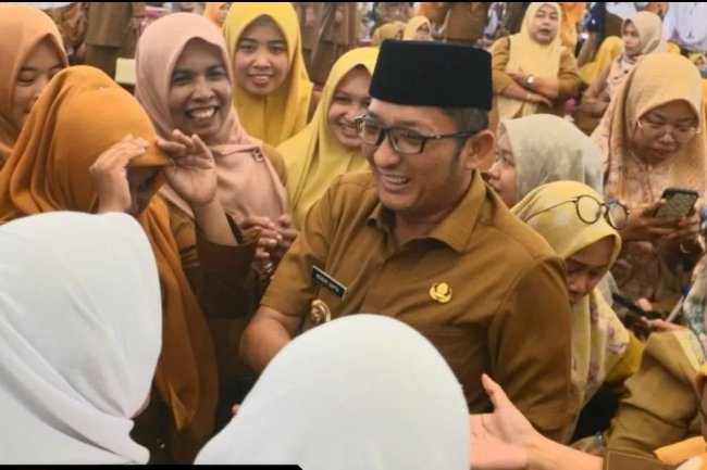 Luar Biasa Wali Kota Padang Perjuangkan 2.331 Guru Honor Jadi PPPK, April Terima SK