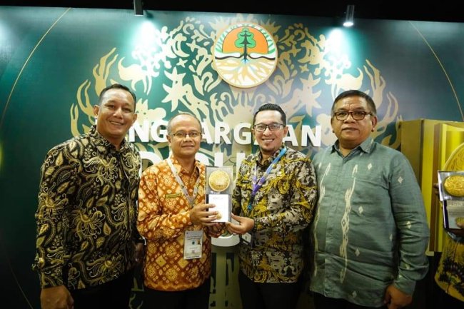 Pemkab Tanah Datar Kembali Raih Piala Adipura 2 Tahun Berturut-turut