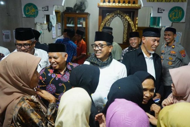 Viral di Medsos, Bupati Solsel Sampaikan Aspirasi Perbaikan Jalan Air Dingin Kabupaten Solok ke Gubernur Mahyeldi 