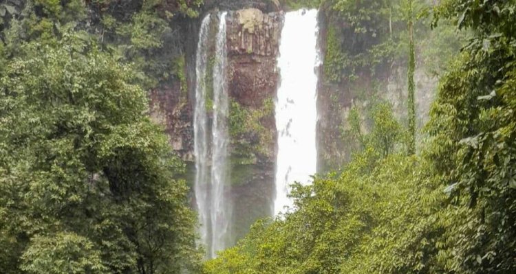 Pesona Riam Berawatn, Air Terjun Menawan di kabupaten Bengkayang Kalimantan Barat