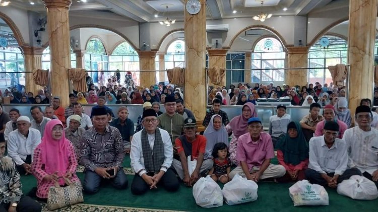 Walikota Hendri Septa Serahkan Bantuan Bagi 490 Mustahik di Kecamatan Padang Timur 