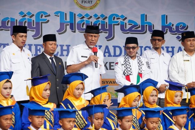Gubernur Mahyeldi Hadiri Waqaf Tahfizh Qur'an di SD N 23 Cubadak Tanah Datar 