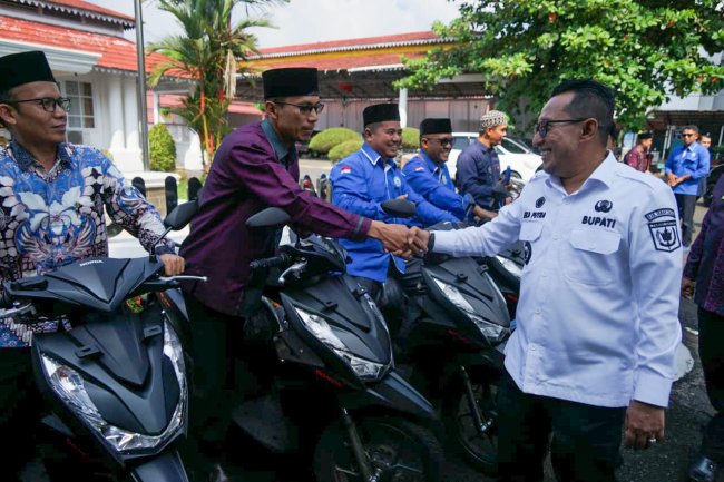 Harapkan Sinergitas Terus Terjaga, Eka Putra Bantu Jajaran Kemenag 14 Unit Kendaraan Roda 2 dan 1 Unit Kendaraan Roda 4