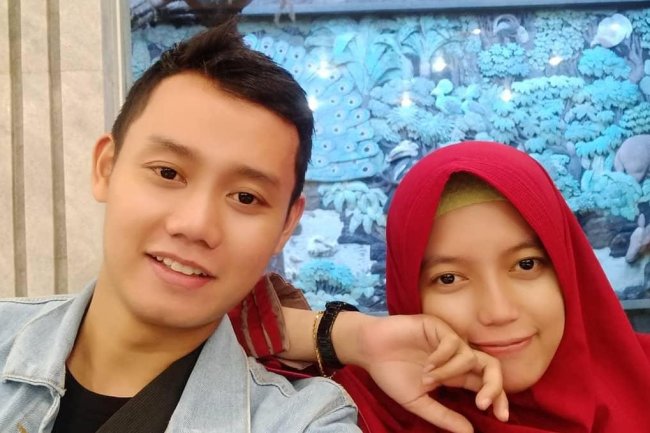 Wahid & Zumroh Pengusaha Sukses  Pasangan Muda