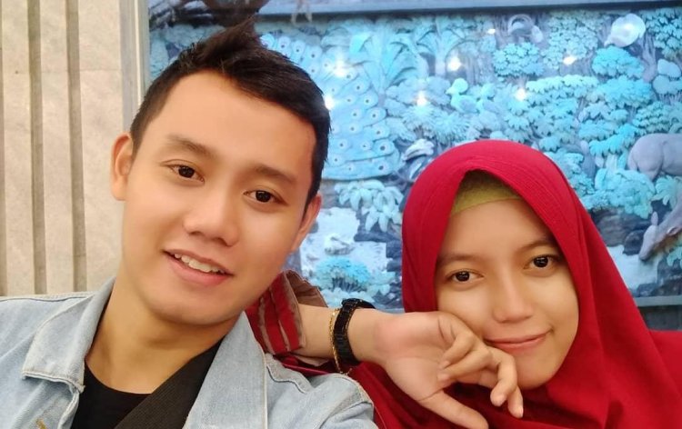 Wahid & Zumroh Pengusaha Sukses  Pasangan Muda