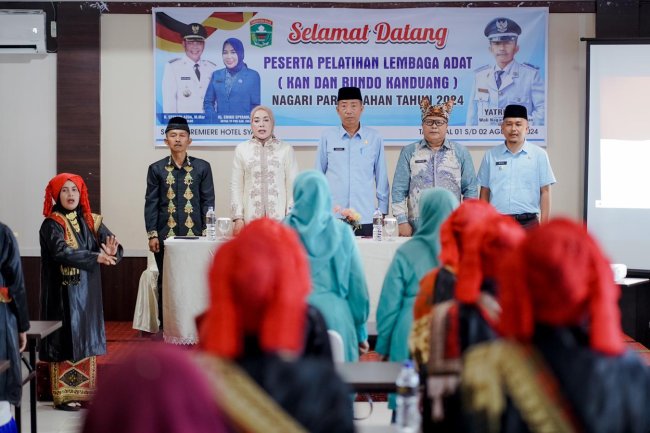 KAN dan Bundo Kanduang Nagari Parambahan Ikuti Pelatihan Lembaga Adat