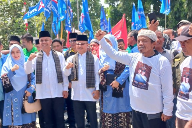 Pilbup Solok: Budi Satriadi - Hardinalis Kobal  Paslon ke Tiga Mendaftar ke KPU
