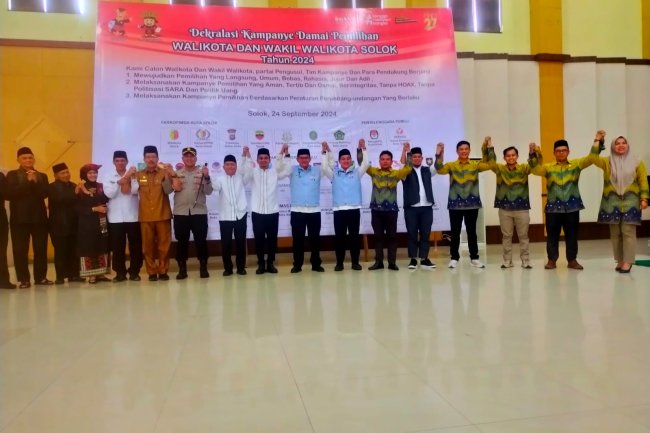 Deklarasikan Pilkada Damai, Dua Paslon Walikota-Wakil Walikota Solok Tandatangani Komitmen Bersama