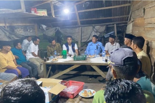 Ngopi Bareng di Kadai, Vasko Ruseimy Dengar dan Tampung Aspirasi Warga Tapan Pessel