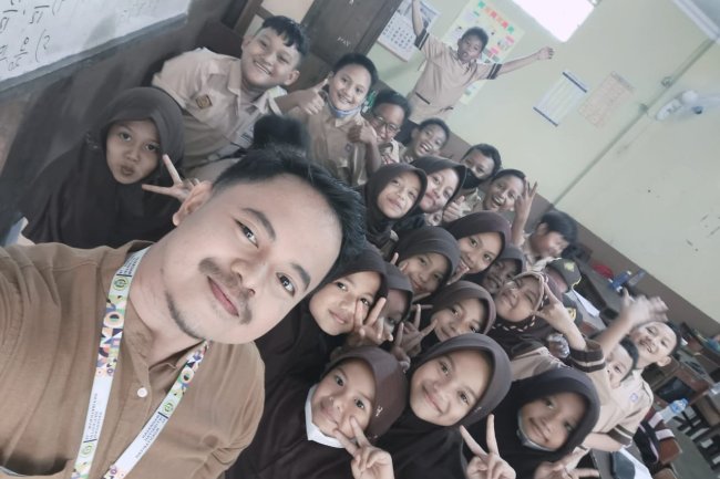 Ridwan Firmansyah: Dari Guru Honorer SD Menjadi Content Creator Hingga Mendapatkan Umroh Gratis