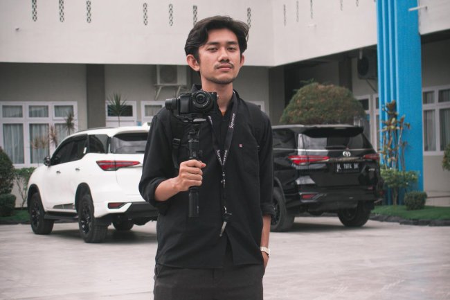 Perjalanan Riza Hasmi: Content Creator Muda Aceh Barat dari Pemula dengan HP hingga Menjadi Videografer dan Photografer Profesional