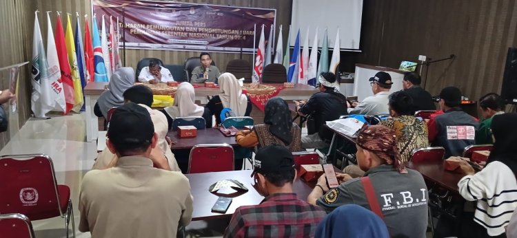 KPU Kabupaten Solok: Jelang Hari Pumungutan Suara, Semua APK Paslon Pilkada 2024 Dibersihkan