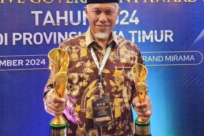 Tidak Sesumbar, Pemprov Sumbar Boyong Penghargaan dari Kemendagri RI
