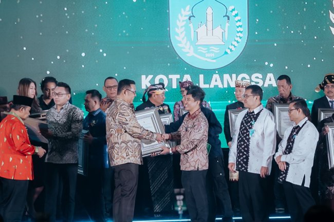 Pemkab Solok Terima Penghargaan STBM Award dari Kemenkes RI