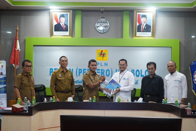 Kunjungi PLN Cabang Solok, Wabup JFP Pastikan Terpenuhinya Kebutuhan Listrik Masyarakat 