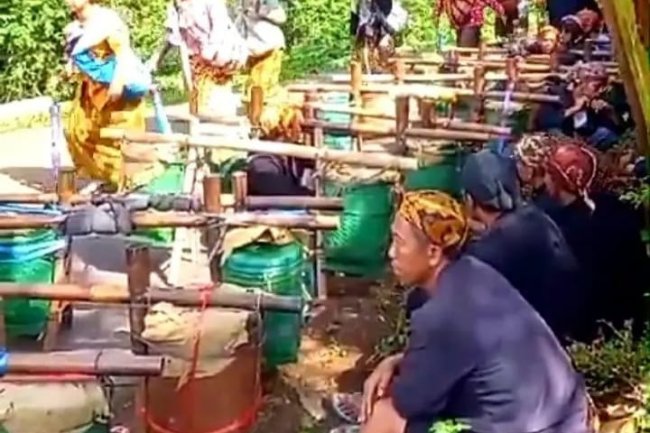 Perlon Ungahan, Tradisi Masyarakat Adat Bonokeling  Banyumas Sambut Ramadan