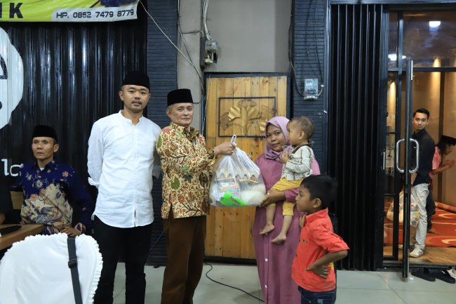 Wakil Ketua DPRD Kota Solok, Amrinof Dias Buka Puasa Bersama Masyarakat