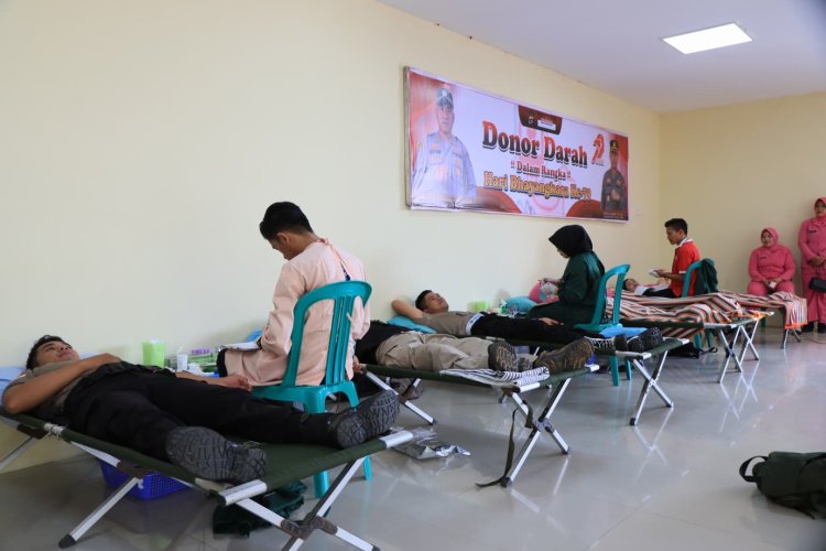 Personel Polres Solok Kota Donorkan Darah Dalam Rangka Hari Bhayangkara ke-79
