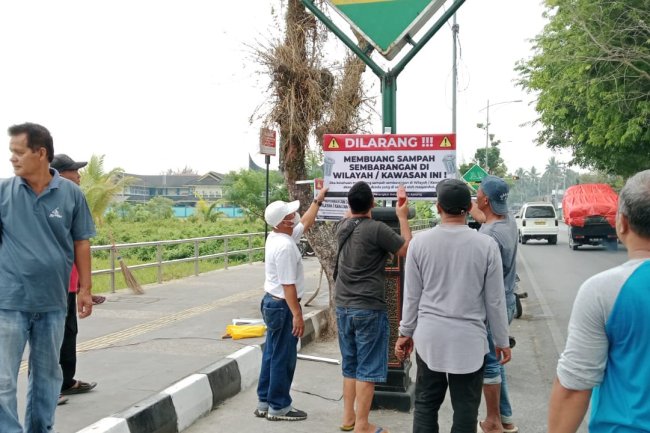 LPMK Kelurahan IX Korong Peringatkan Warga Agar Tidak Buang Sampah Sembarangan