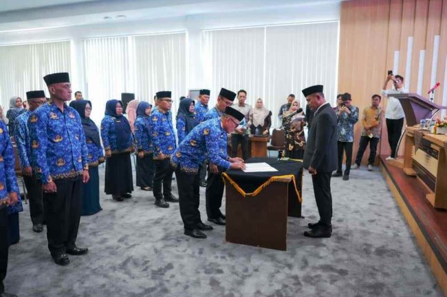 Gerbong Mutasi Bergerak di Solok: Jefrizal Jadi Asisten II, Geser Deni Prihatni ke Staf Ahli