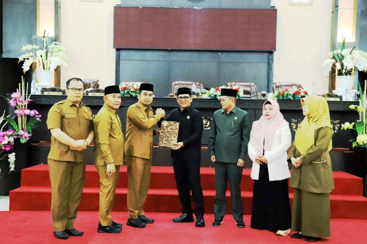 Wako  Ramadhani Kirana Putra  Sampaikan Nota Ranperda Perubahan APBD  Kota Solok Tahun 2025