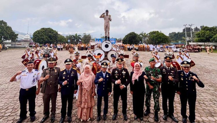 Semarak, Atraksi Marching Band Poltekpel Sumbar Semangati Peringatan Harhubnas ke 55 di Arosuka