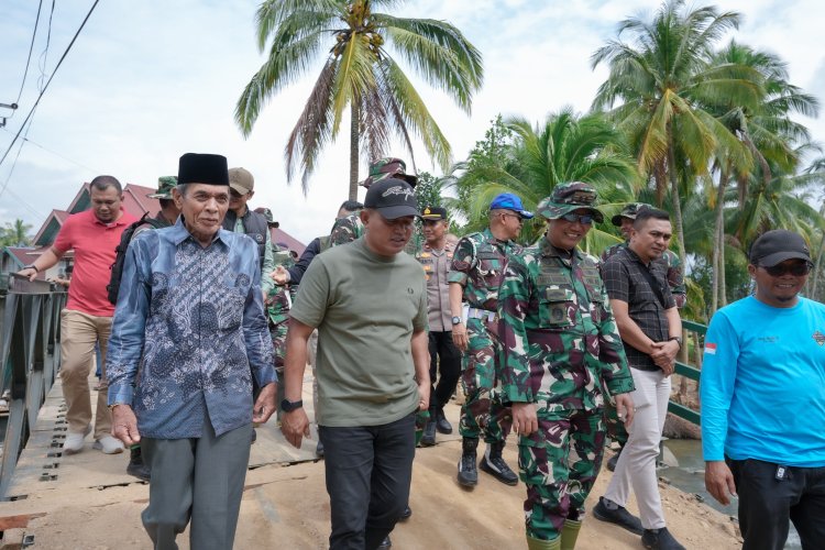 Bupati Solok Resmikan Jembatan Darurat Bawah Kubang Nagari Salayo