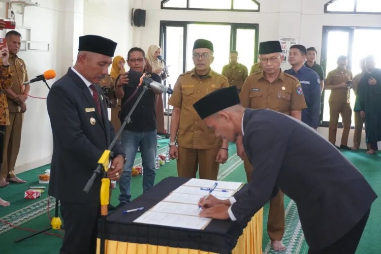 Bupati Limapuluh Kota Safni Lantik Pejabat Struktural dan Funsional