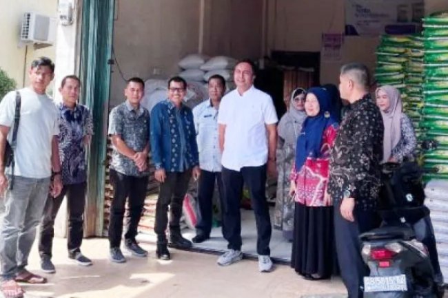 TInjau Lapangan, Kadis Pangan Pasbar Pastikan Ketersediaan Stok Pangan Mencukupi