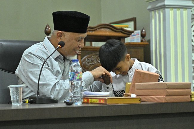 Safari Ramadan di Payakumbuh, Mahyeldi Tekankan Pembinaan Generasi Muda Beriman