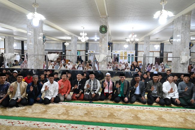 Pemko Bukittinggi Luncurkan Gerakan Shalat Subuh Berjamaah Murid Didampingi Orang Tua