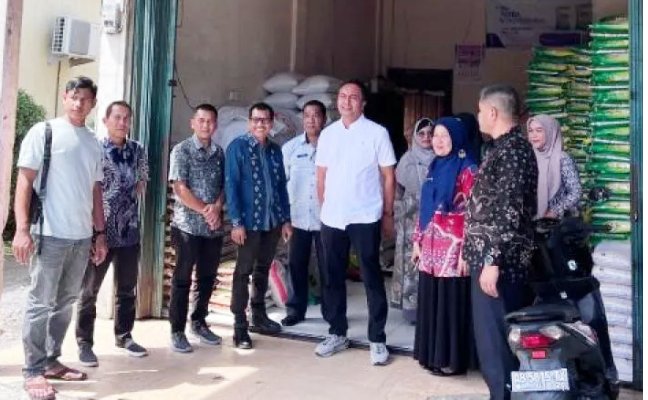 TInjau Lapangan, Kadis Pangan Pasbar Pastikan Ketersediaan Stok Pangan Mencukupi