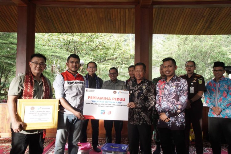 Kunjungi Istano Basa Pagaruyung, DPN dan Pertamina Salurkan 68 Paket Sembako Untuk Korban Terdampak Bencana di Tanah Datar