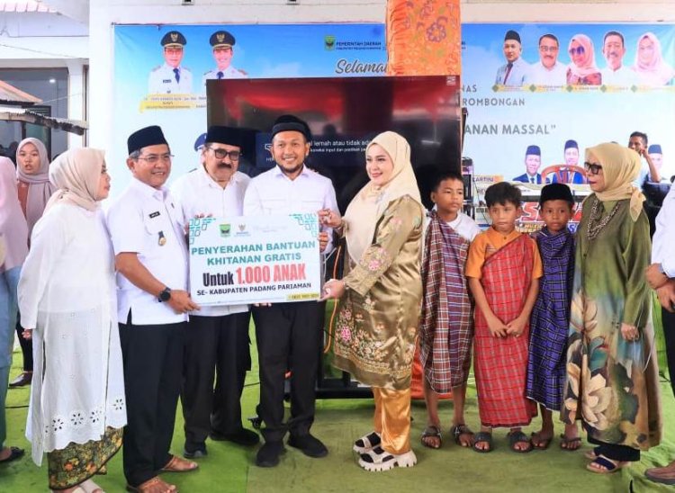 Catat Sejarah, 1.000 Anak di Khitan Masal di Padang Pariaman
