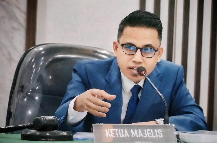 Idham Fadhli Gantikan Musfi Yendra Jabat Ketua Komisi Informasi Sumbar