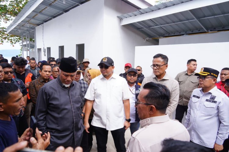 Kunjungi Huntara di Malalo, Dony Oskaria : BUMN Itu Milik Rakyat Indonesia