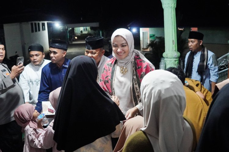 Berbuka Bersama Anak Yatim,  Annisa Suci Ramadhani Bahagia