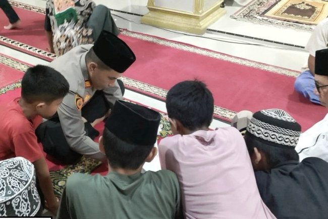 Kapolsek Lunang Silaut Gelar Mimbar Kamtibmas di Masjid As-Syakirin, Ajak Warga Pesisir Selatan Jaga Keamanan Saat Ramadan
