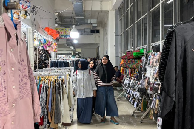 Ketua TP-PKK Padang Panjang Tinjau Pasar Pusat Jelang Idulfitri 1447 H, Pastikan Aktivitas Perdagangan Tertib