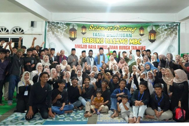 Wabup Ahmad Fadly Harap Tradisi Buka Puasa Bersama di Bungo Tanjung Tanah Datar Terus Dilestarikan