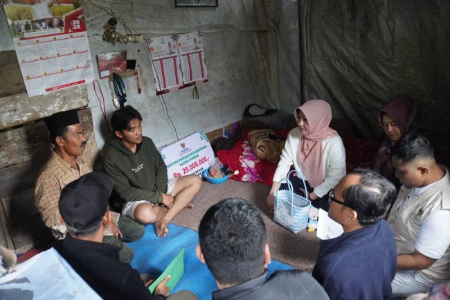 Ketua TP PKK Padang Panjang Tinjau Penerima Bantuan Bedah Rumah dari Wagub Sumbar dan Baznas