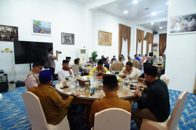 Puluhan Rekan Media Berbuka Puasa Bersama Bupati Tanah Datar, Perkuat Sinergi Publikasi Pembangunan