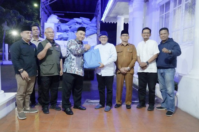Presiden Prabowo Salurkan Bantuan untuk Korban Bencana di Tanah Datar, Diserahkan Kemendagri